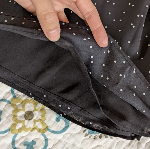 Reitmans v-neck cami - Picture 3 of 3